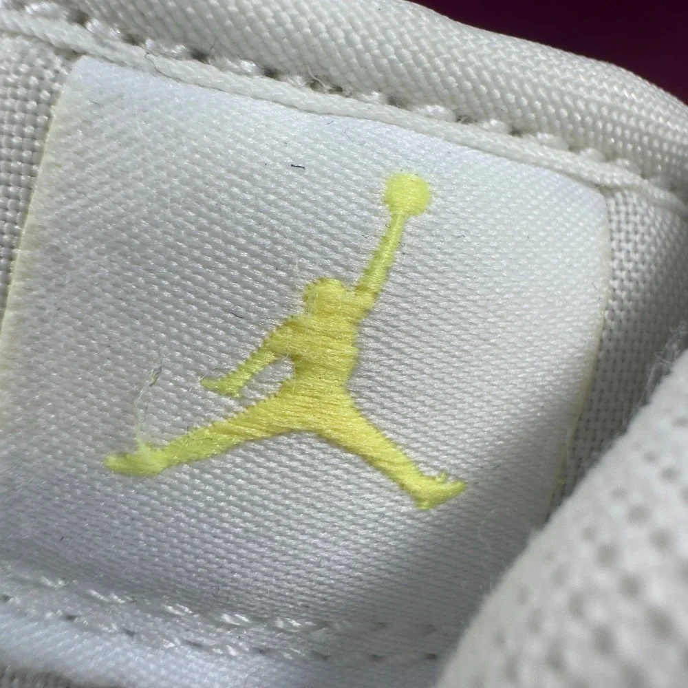 Jordan 1 Low Alt Kids Sneaker Size 3Y White Yellow Elastic Laces Straps